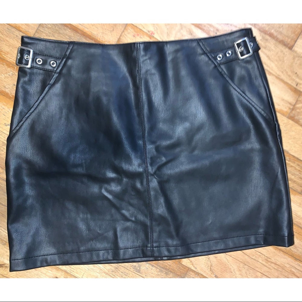 Faux leather mini skirt